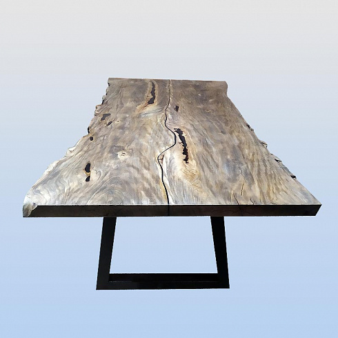 Стол из массива чинара и эпоксидной смолы