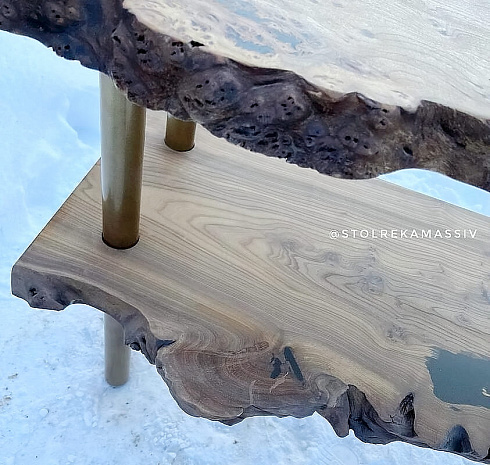 Стол из карагача с полкой