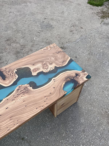 Письменный стол с водопадом из эпоскидной смолы, фото 3